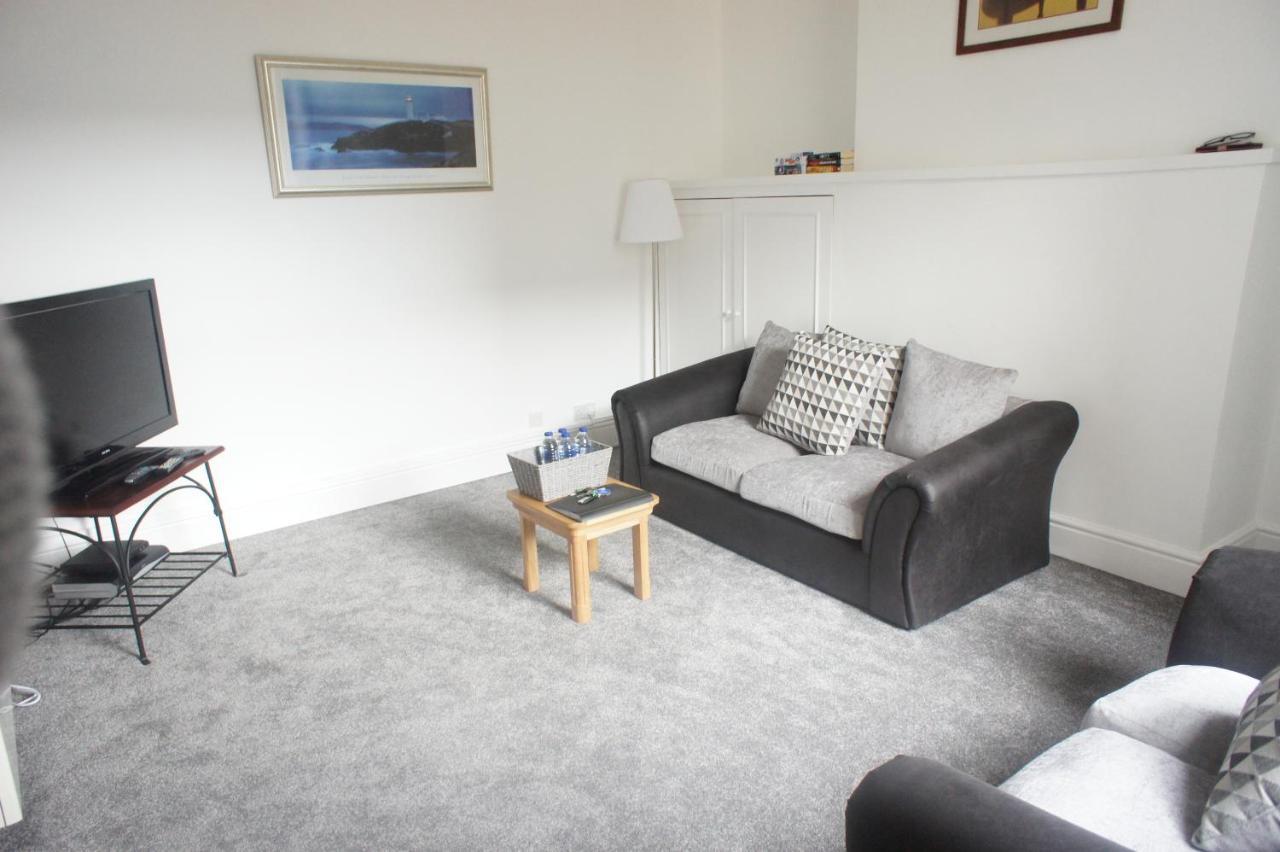 Flat 2 Opposite Travel Lodge Colwyn Bay Bagian luar foto