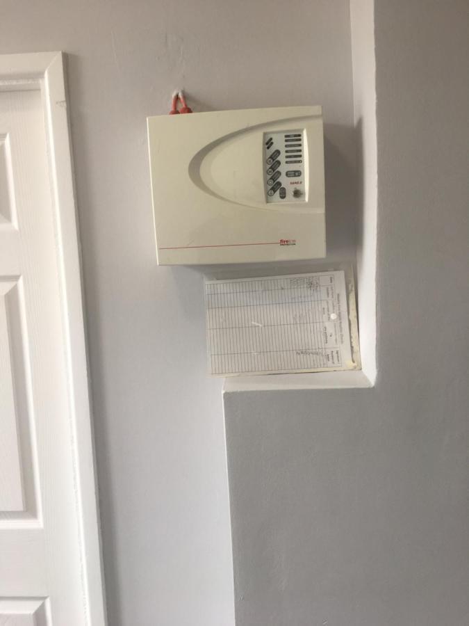 Flat 2 Opposite Travel Lodge Colwyn Bay Bagian luar foto