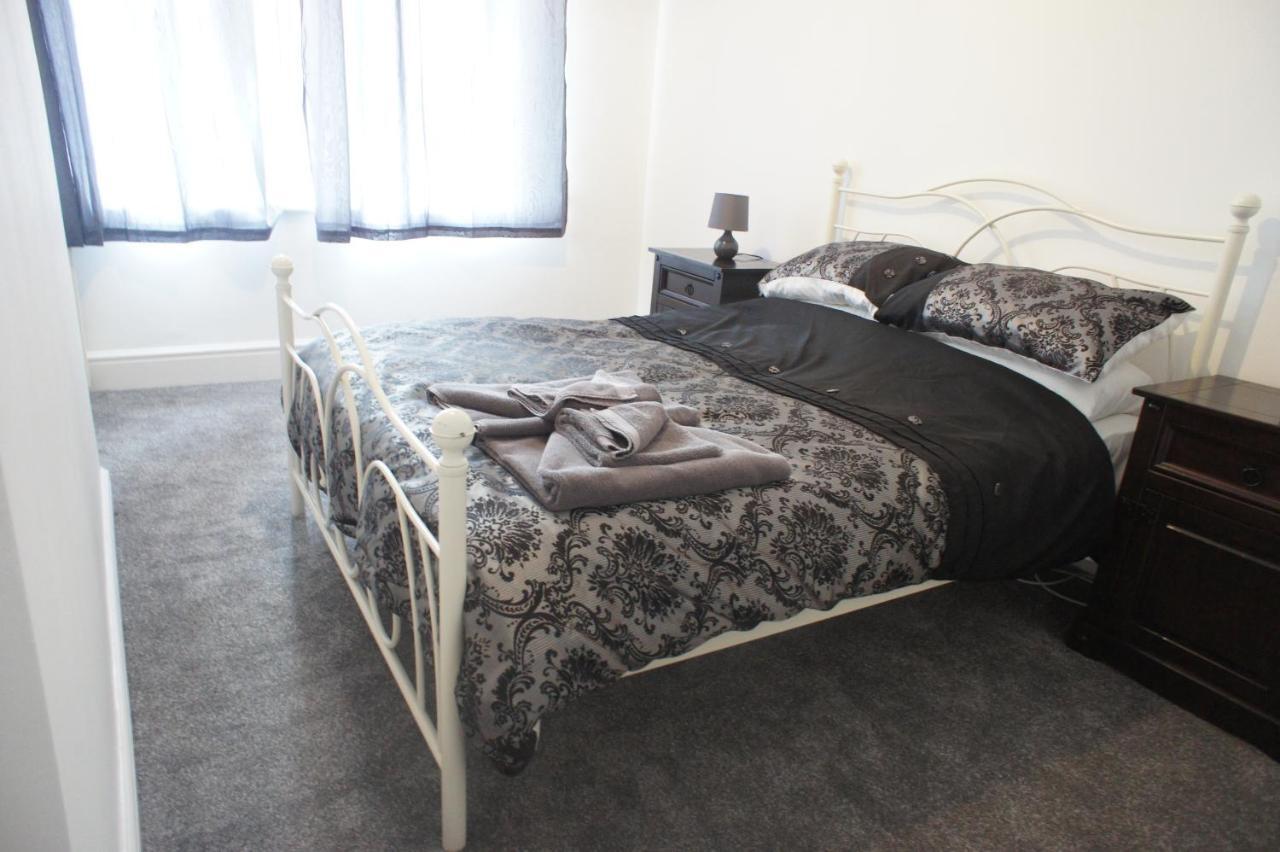Flat 2 Opposite Travel Lodge Colwyn Bay Bagian luar foto
